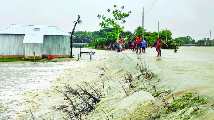 উপকূলে রিমালের আঘাত