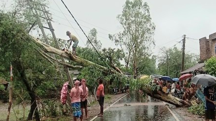 ঘূর্ণিঝড় রেমালের ‘তাণ্ডবে’ বিদ্যুৎহীন ২ কোটি ৩৫ লাখ গ্রাহক