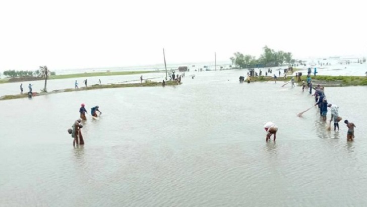 অনেক এলাকায় এখনো পৌঁছেনি ত্রাণসামগ্রী