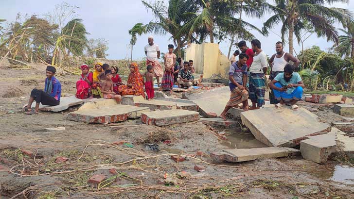 রুনু-আলাউদ্দিনরা নিঃস্ব, চোখের জলেই আকুতি!