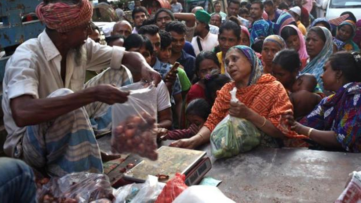 খাদ্য মূল্যস্ফীতি বিশ্বে কমলেও বাড়ছে বাংলাদেশে