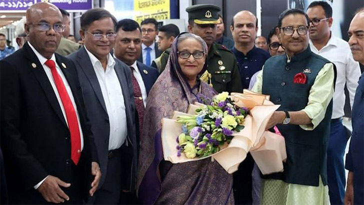 দিল্লি থেকে দেশে ফিরেছেন প্রধানমন্ত্রী