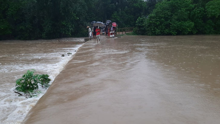 খোয়াই নদীর পানি বিপৎসীমার ১৩১ সেন্টি মিটার ওপর দিয়ে প্রবাহিত হচ্ছে