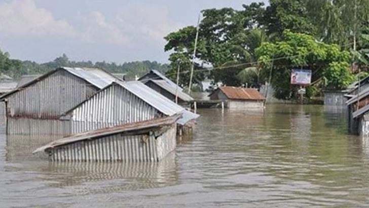 ছাতকে বন্যায় তিন লক্ষাধিক মানুষ পানিবন্দি, ত্রাণের জন্য হাহাকার