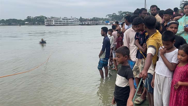 নদীতে গোসলে নেমে স্ত্রীর সামনে তলিয়ে গেলেন স্বামী