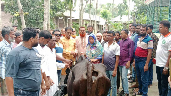 হরতালে নিহত আব্দুর রশীদের পরিবারের পাশে বিএনপি নেতা টিপু 