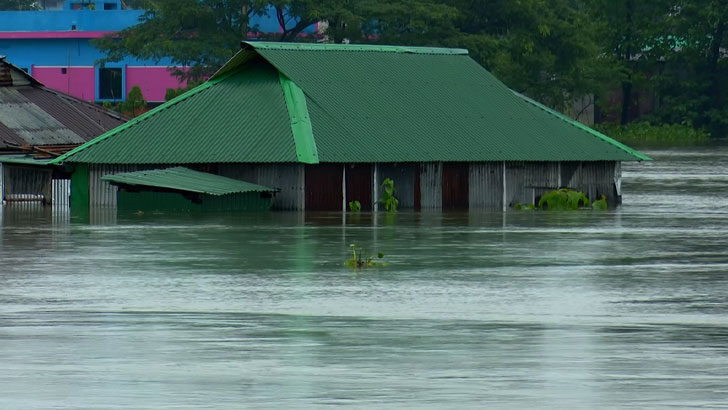 সিলেটে অপ্রতুল ত্রাণ, হাওড়াঞ্চলের বন্যার্তরা বঞ্চিত