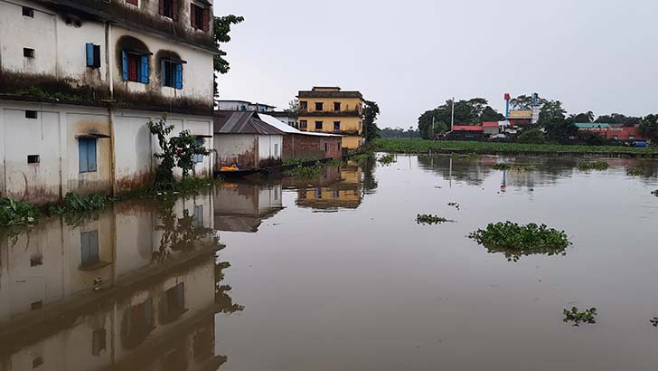 ত্রাণ তৎপরতা নেই রাজনৈতিক-সামাজিক সংগঠনের