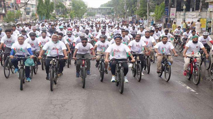 ১৫০০ সাইকেলের বর্ণাঢ্য শোভাযাত্রা