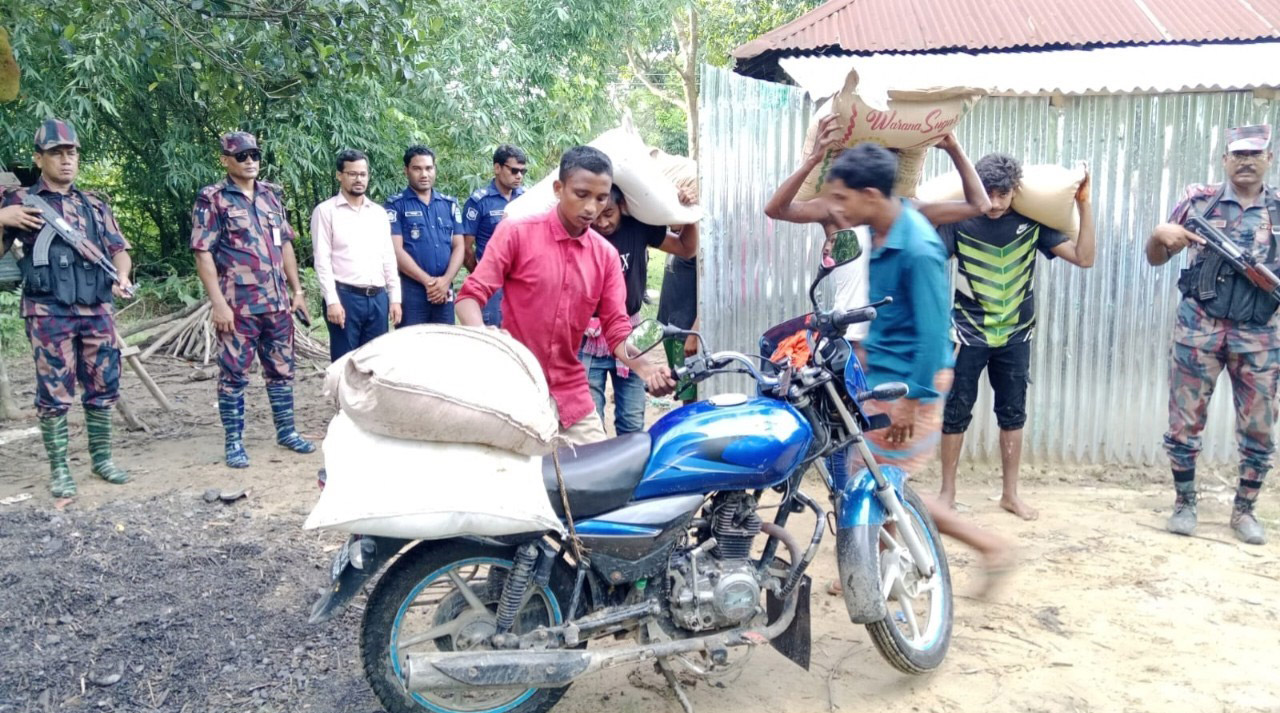 নেত্রকোনায় আড়াই কোটি টাকার ভারতীয় চিনি জব্দ