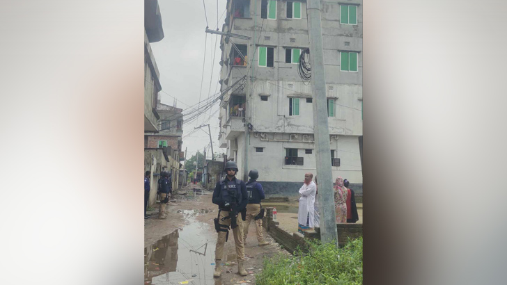 জঙ্গি আস্তানা সন্দেহে বাড়ি ঘিরে রেখেছে এটিইউ, কিছুক্ষণের মধ্যেই অভিযান