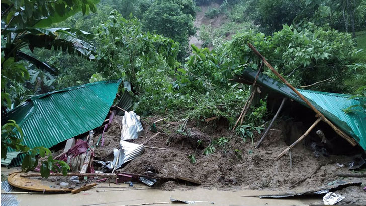 ফের রোহিঙ্গা ক্যাম্পে পাহাড় ধসে শিশুসহ নিহত ২