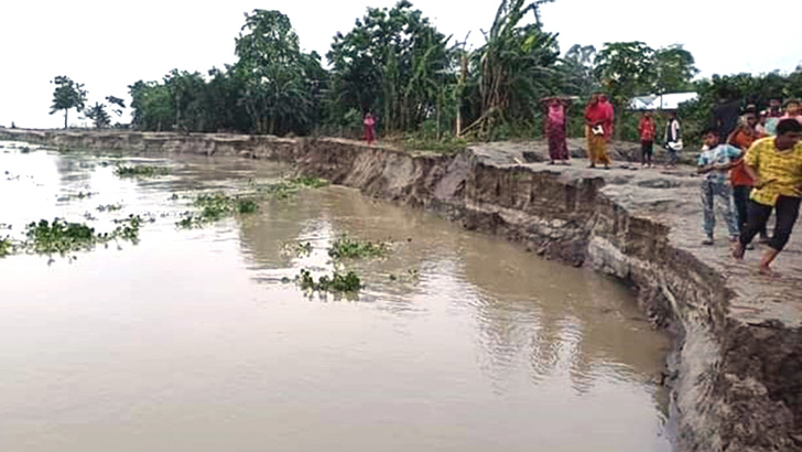 বিপৎসীমার কাছাকাছি যমুনার পানি, ভাঙন অব্যাহত