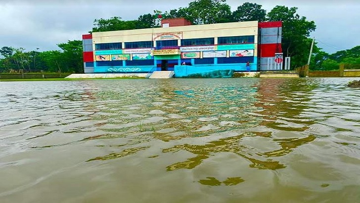 কেন্দুয়ায় হাওড় অঞ্চলে প্রাথমিক বিদ্যালয় পানিবন্দি 