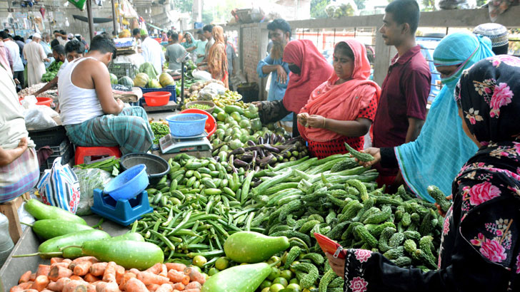 সংকট নেই, তবু দাম বাড়ছে ভোগ্যপণ্যের