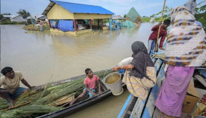 আসামের ৩০ জেলায় পানিবন্দি ২৫ লাখ মানুষ 