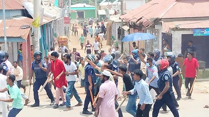 নেত্রকোনায় পুলিশ শিক্ষার্থীদের দফায় দফায় সংঘর্ষ, অর্ধশতাধিক আহত