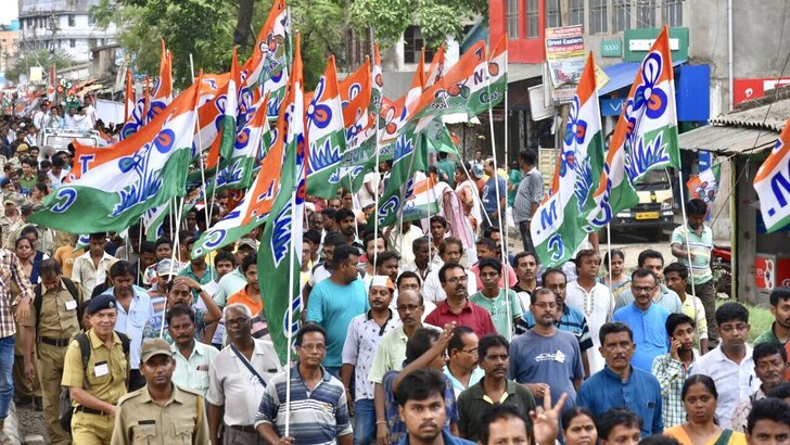 পশ্চিমবঙ্গে ‘রাজ্যভাগের’ প্রস্তাব সংবিধান পরিপন্থি, দাবি তৃণমূলের