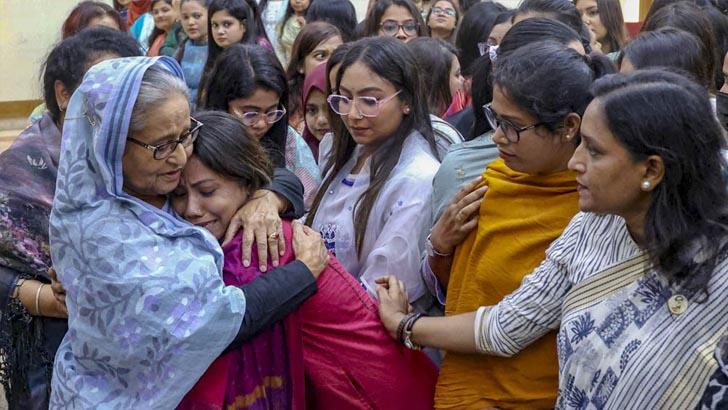 অতি বামপন্থিরা জামায়াত-শিবিরের লেজুড়বৃত্তি করছে: প্রধানমন্ত্রী