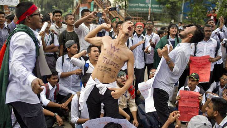 আন্দোলনে কার লাভ কার ক্ষতি