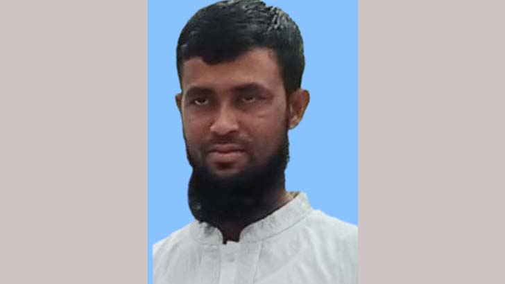 আপত্তিকর অবস্থায় ইউপি সদস্যকে ধরে পুলিশে সোপর্দ