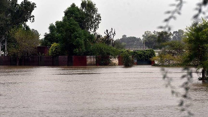 পাকিস্তানে আকস্মিক বন্যা-ভূমিধস, নিহত ৩৫