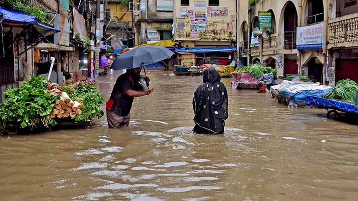 বিভিন্ন স্থানে জলাবদ্ধতা, বাসাবাড়িতে পানি