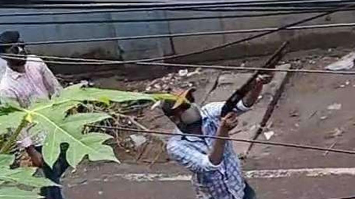 কুমিল্লায় গুলিবিদ্ধ পাঁচ শিক্ষার্থী : আহত ৩০