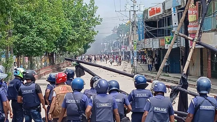 সারা দেশে পুলিশ-আ. লীগের সঙ্গে আন্দোলনকারীদের সংঘর্ষে নিহত ২৪