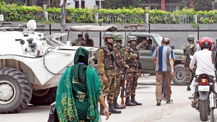 দেশজুড়ে টানা কারফিউ ৩ দিনের সাধারণ ছুটি