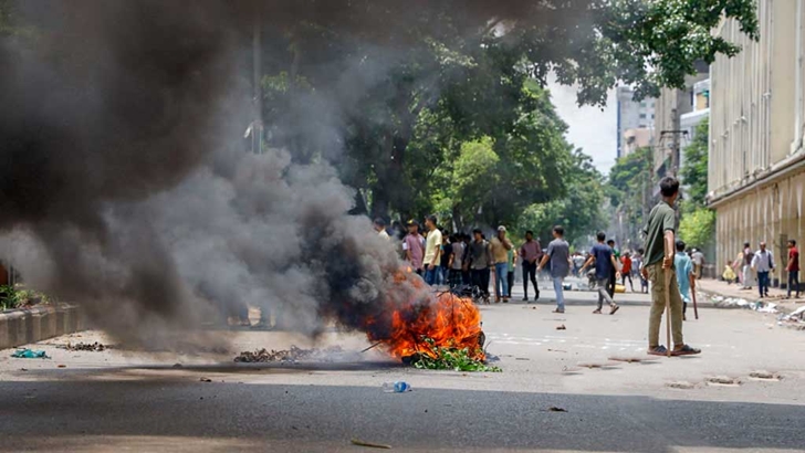 সংকটময় পরিস্থিতিতে দেশ