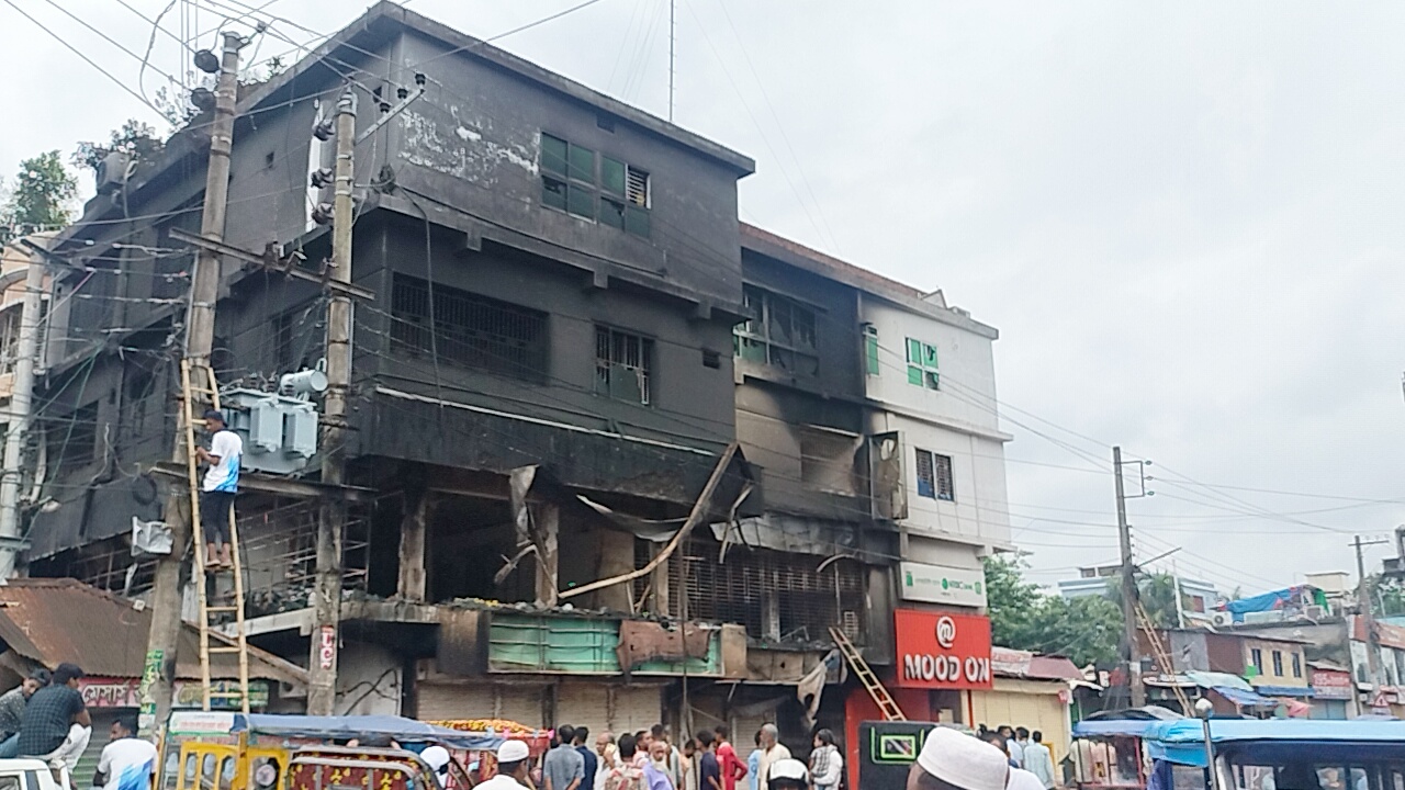 লক্ষ্মীপুরে নিহত বেড়ে ১২, আহত ২৫ 