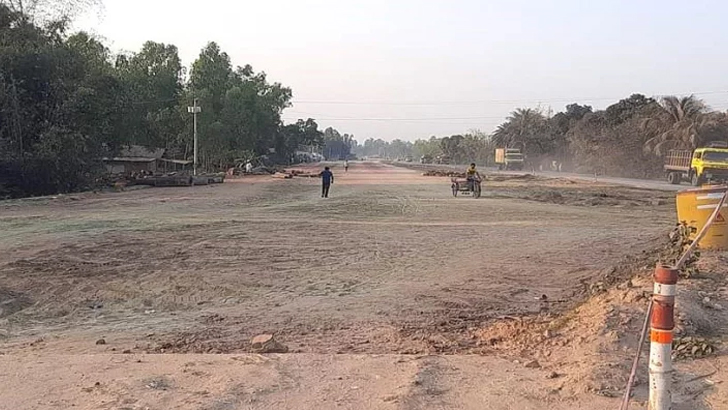 ৩ হাজার প্রকল্পের ভাগ্য অনিশ্চিত