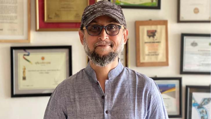 পুলিশকে ফুল চকলেট দিয়ে বরণ করে নেওয়ার আহ্বান ফারুকীর