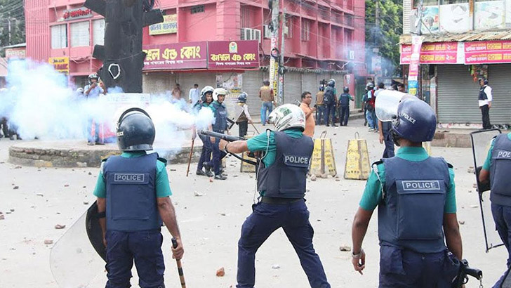 পুলিশ কি পারবে মানুষের মনে তৈরি হওয়া ক্ষোভ দূর করতে? 