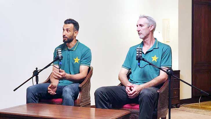 বাংলাদেশের বিপক্ষে মাঠে নামার আগে যে বার্তা দিলেন শান মাসুদ