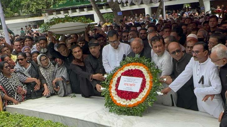 ‘শেখ হাসিনাকে ফিরিয়ে না আনা পর্যন্ত কেউ ঘরে ফিরবেন না’