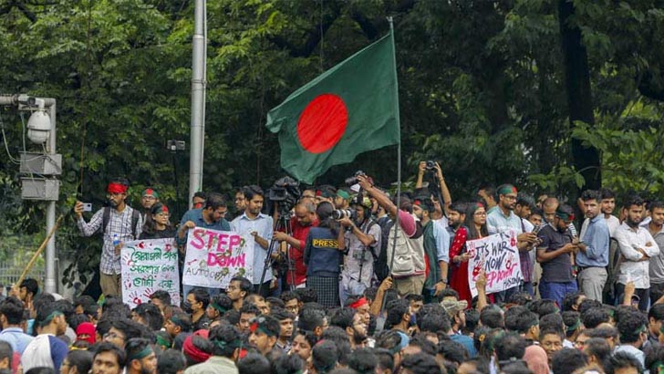 এবার নতুন রাজনৈতিক দল গঠন করতে যাচ্ছে আন্দোলনকারী শিক্ষার্থীরা