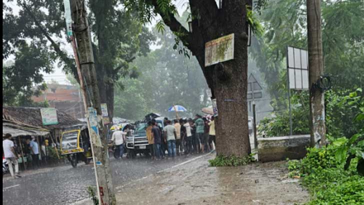 যশোরে আওয়ামীপন্থিদের কর্মস্থলে যোগদানে বাধার অভিযোগ