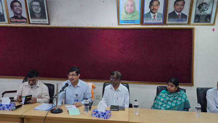 গাজীপুর সিটির প্রশাসকের দায়িত্ব নিলেন ঢাকা বিভাগীয় কমিশনার
