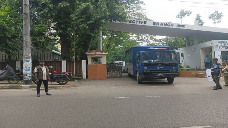 যে মামলায় গ্রেফতার হলেন দীপু মনি