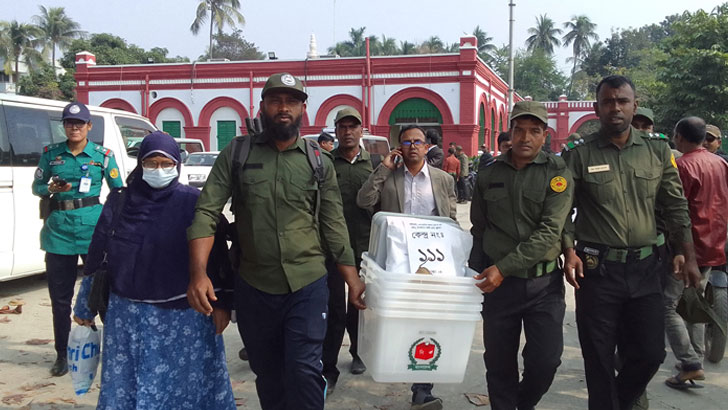 একযোগে জনপ্রতিনিধিদের অপসারণ, যা বলছেন সংশ্লিষ্টরা