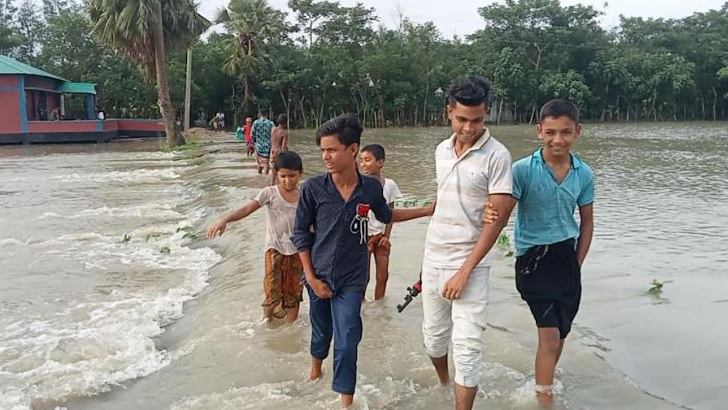 রামগতিতে পানিবন্দি মানুষের জনজীবন বিপর্যস্ত 