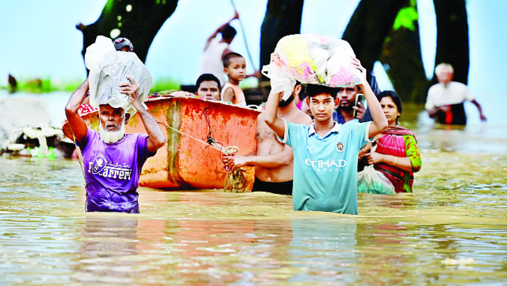 দুর্গত এলাকায় মানবিক বিপর্যয়