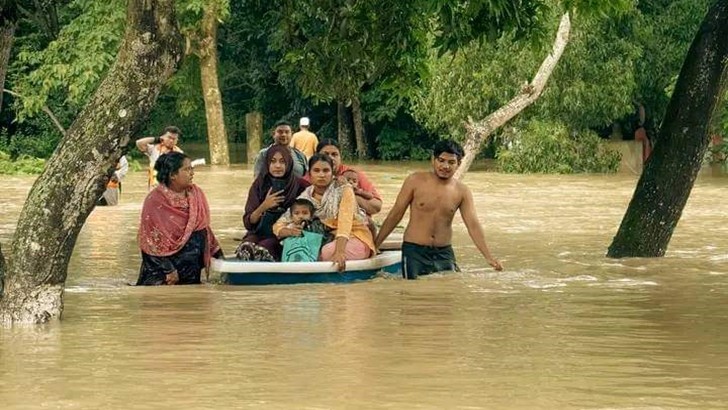 কুমিল্লার বুড়িচংয়ে পানিবন্দি মানুষদের অবস্থা