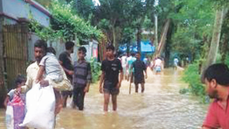 মীরসরাইয়ে কমছে পানি, বাড়ছে বিদ্যুৎ খাবার পুনর্বাসন সংকট