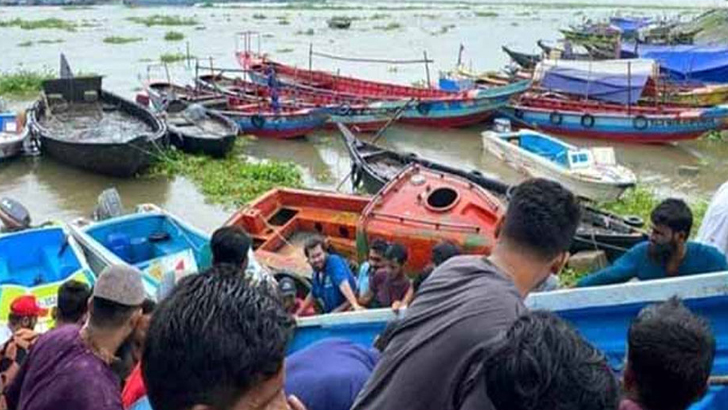 স্পিডবোট ভাড়ার নামে নৈরাজ্য