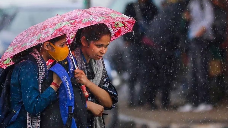 সোমবার থেকে বাড়বে বৃষ্টি