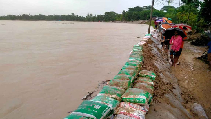 অস্থায়ী বাঁধ নির্মাণের ৬৪ কোটি টাকাই জলে