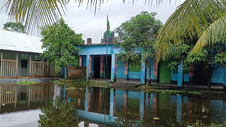 লক্ষ্মীপুরে বন্যা ও টানা বর্ষণ: ৬৬৬ শিক্ষাপ্রতিষ্ঠান ক্ষতিগ্রস্ত